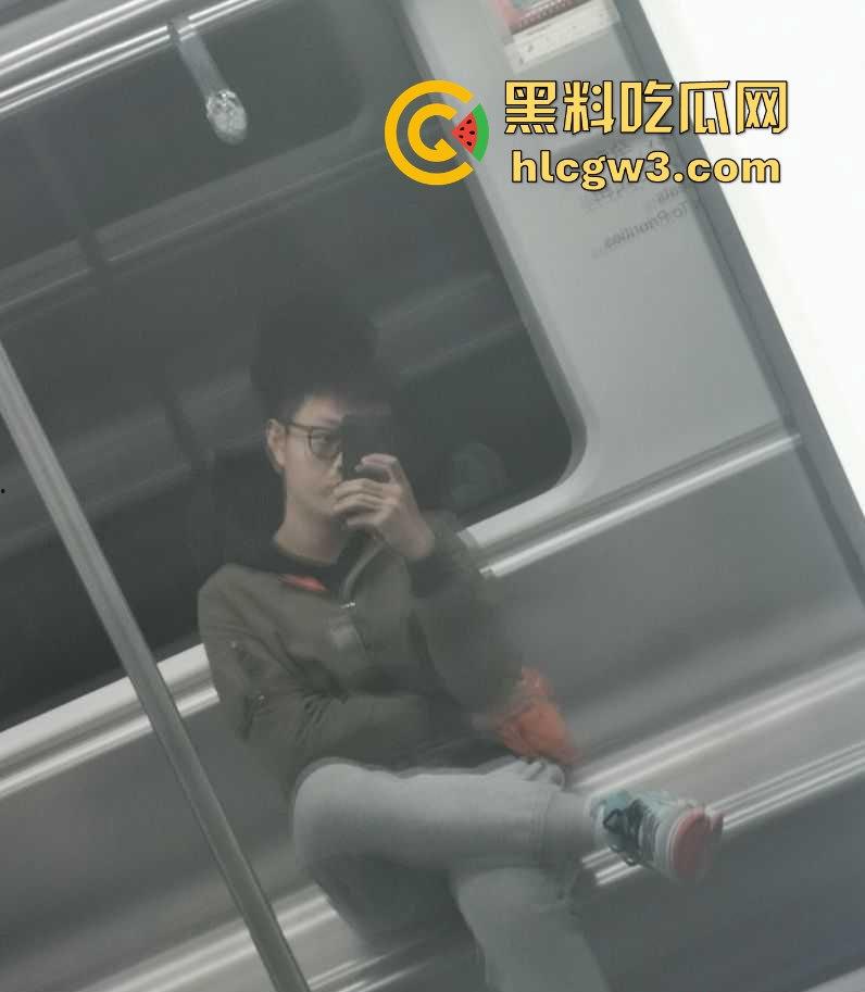 衡阳师范学院体育生 卢飒风 不靠撸只凭意淫就能射出浓浓精液 你这么强女朋友不得爽死啊!-1