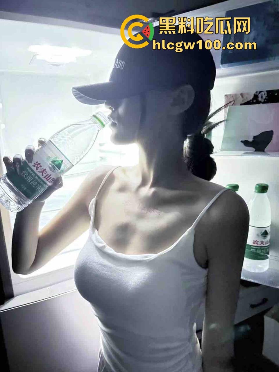 谈了多年的女友自称前台小姐 实际是商K坐台小妹 还被群友上手尝鲜 哥们崩溃到想分手求助瓜友支招!-19