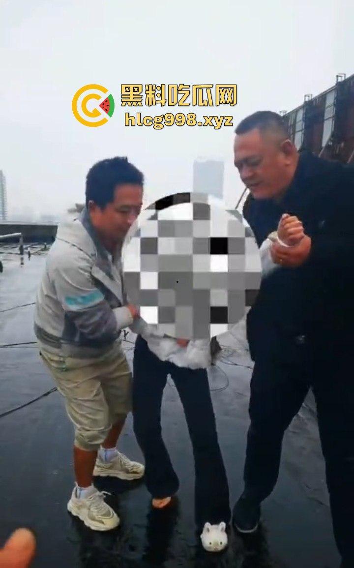 大哥临危不乱,消防队还在路上,徒手拯救跳楼女孩,你是哪里来的神仙!-5