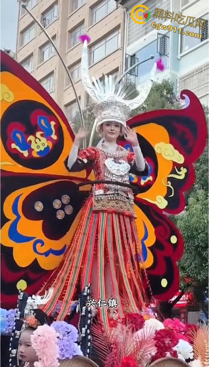 贵州丹寨县龙泉镇中国非遗保护年会 ,非遗周大型非遗万人盛装巡演,非遗瑰宝代代传,场面壮观精彩绝伦震撼人心!-3