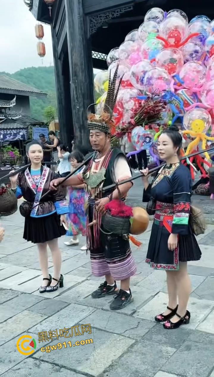 贵州丹寨县龙泉镇中国非遗保护年会 ,非遗周大型非遗万人盛装巡演,非遗瑰宝代代传,场面壮观精彩绝伦震撼人心!-8