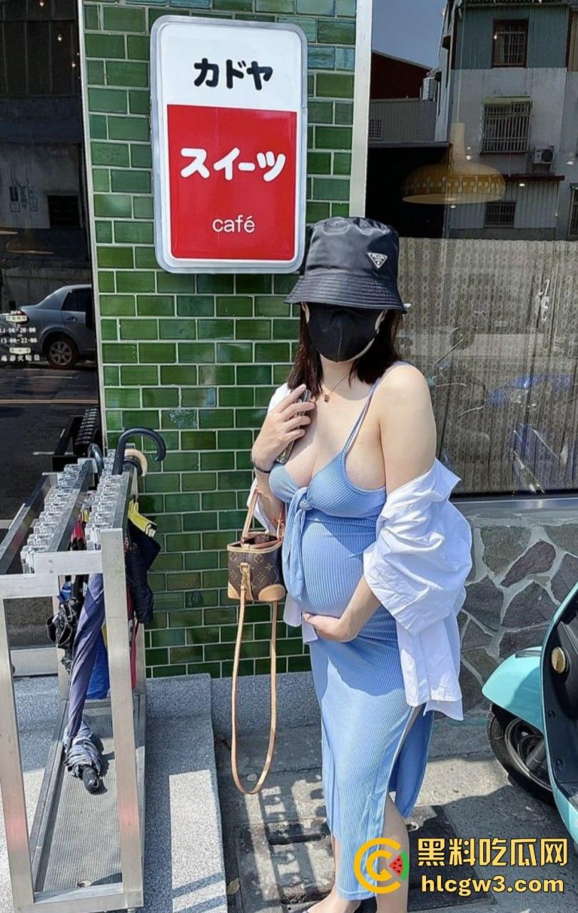 杭州极品骚货人妻【雪莉】大肚婆性欲爆表,浴室湿身口交狂舔,后入猛干无套中出,浴室爆操视频意外流出!-39