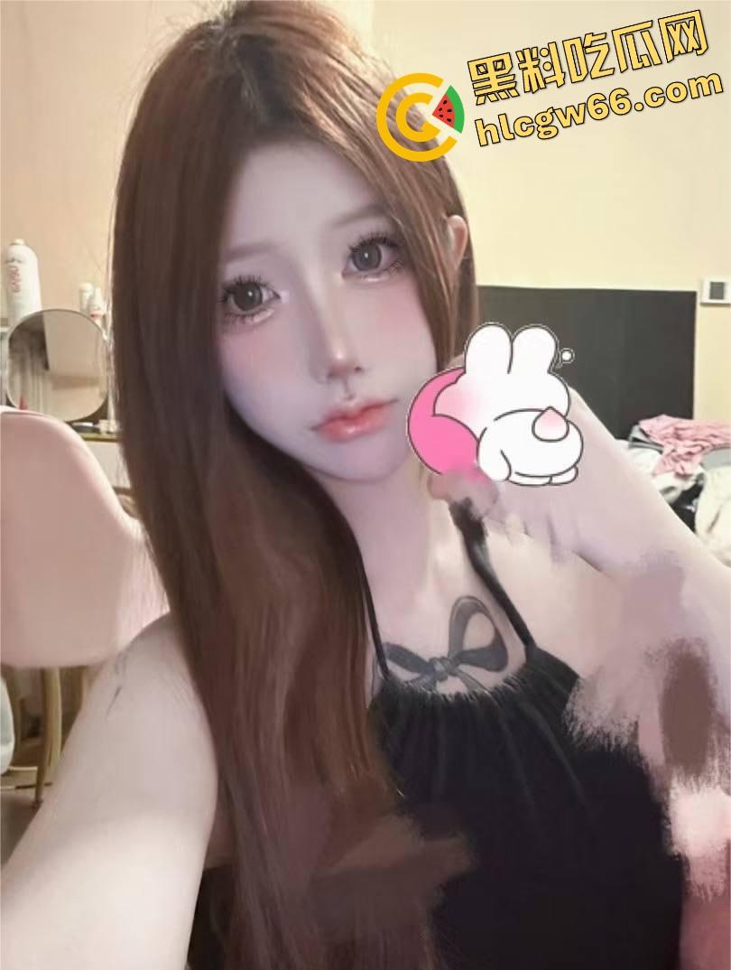 抖音【蔡小葵】大尺度视频全裸扭奶、侧卧骚动比女优还会摆,私发男友却流出全网爆操级片段!-3