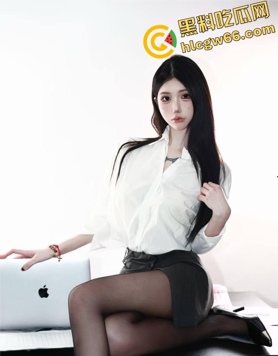 抖音【蔡小葵】大尺度视频全裸扭奶、侧卧骚动比女优还会摆,私发男友却流出全网爆操级片段!-4