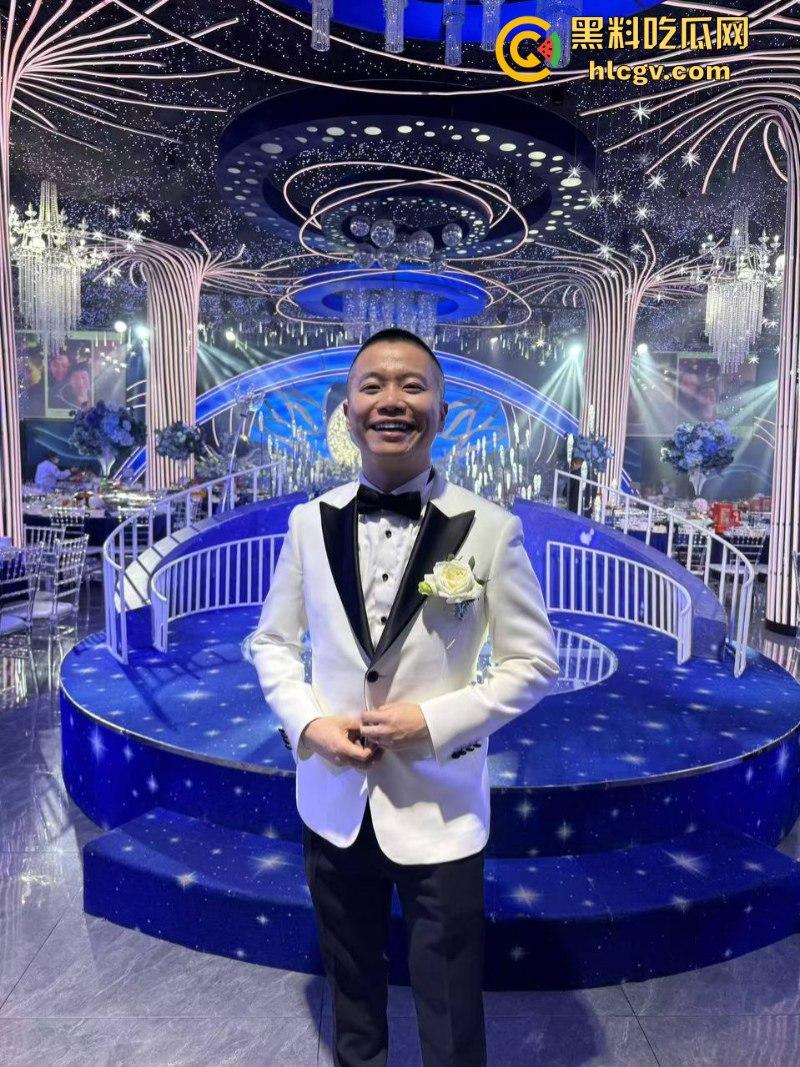 菊花一紧:成都北湖筵禧gay婚现场视频流出 打破世俗勇敢合体 男男亲亲有点怪怪的-5