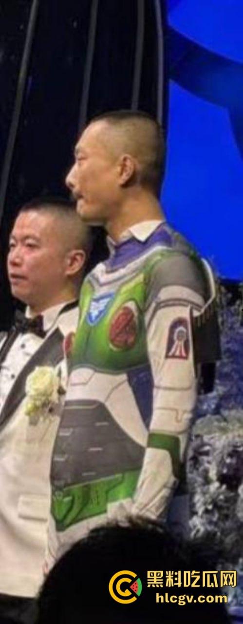 菊花一紧:成都北湖筵禧gay婚现场视频流出 打破世俗勇敢合体 男男亲亲有点怪怪的-9