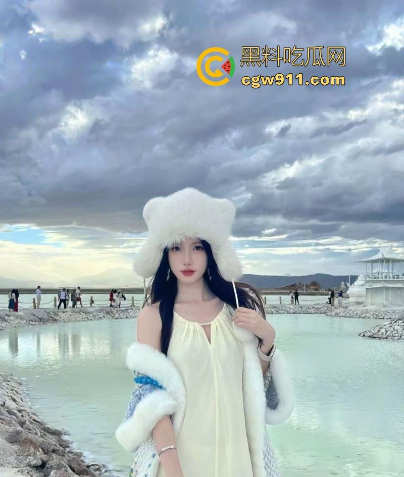 浙江师范大学金融系才女【卢紫琪】高颜值尤物化身魅惑尤物,穿情趣内衣酒店勾魂,猛操打桩甜美呻吟高潮连连!-2