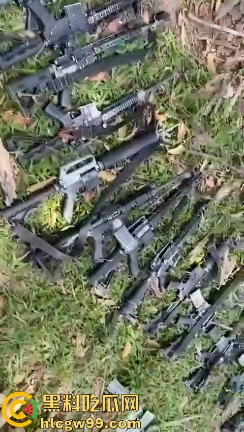 哥伦比亚武装冲突,现场死伤无数遍地尸体, 上万人流离失所!总统宣布: 进入紧急状态!-3