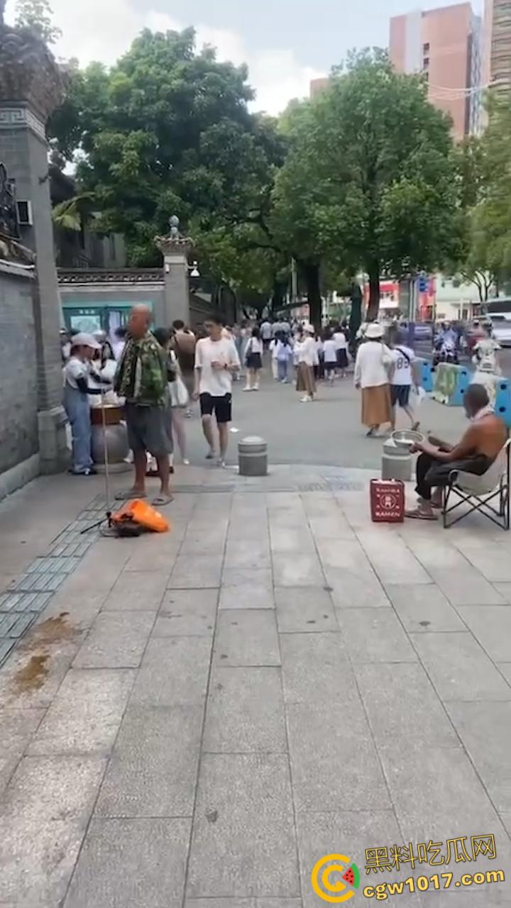 广东52岁富婆街头在线征婚大屌男,自称可给700万彩礼,骚逼常年未滋润渴望性爱,有意联系!-7