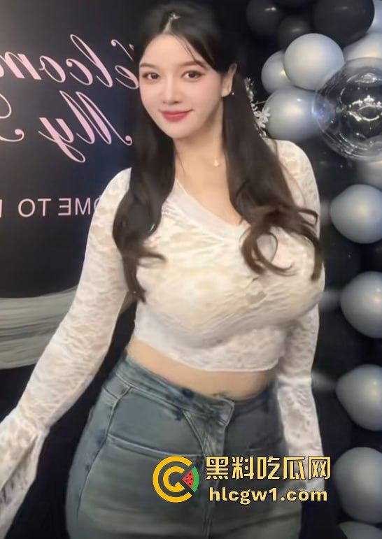 抖音三十万粉丝街拍网红【鹤本】与百万网红闺蜜【大漂亮】互爆猛料！爆出12分钟波涛汹涌裸聊视频！-26