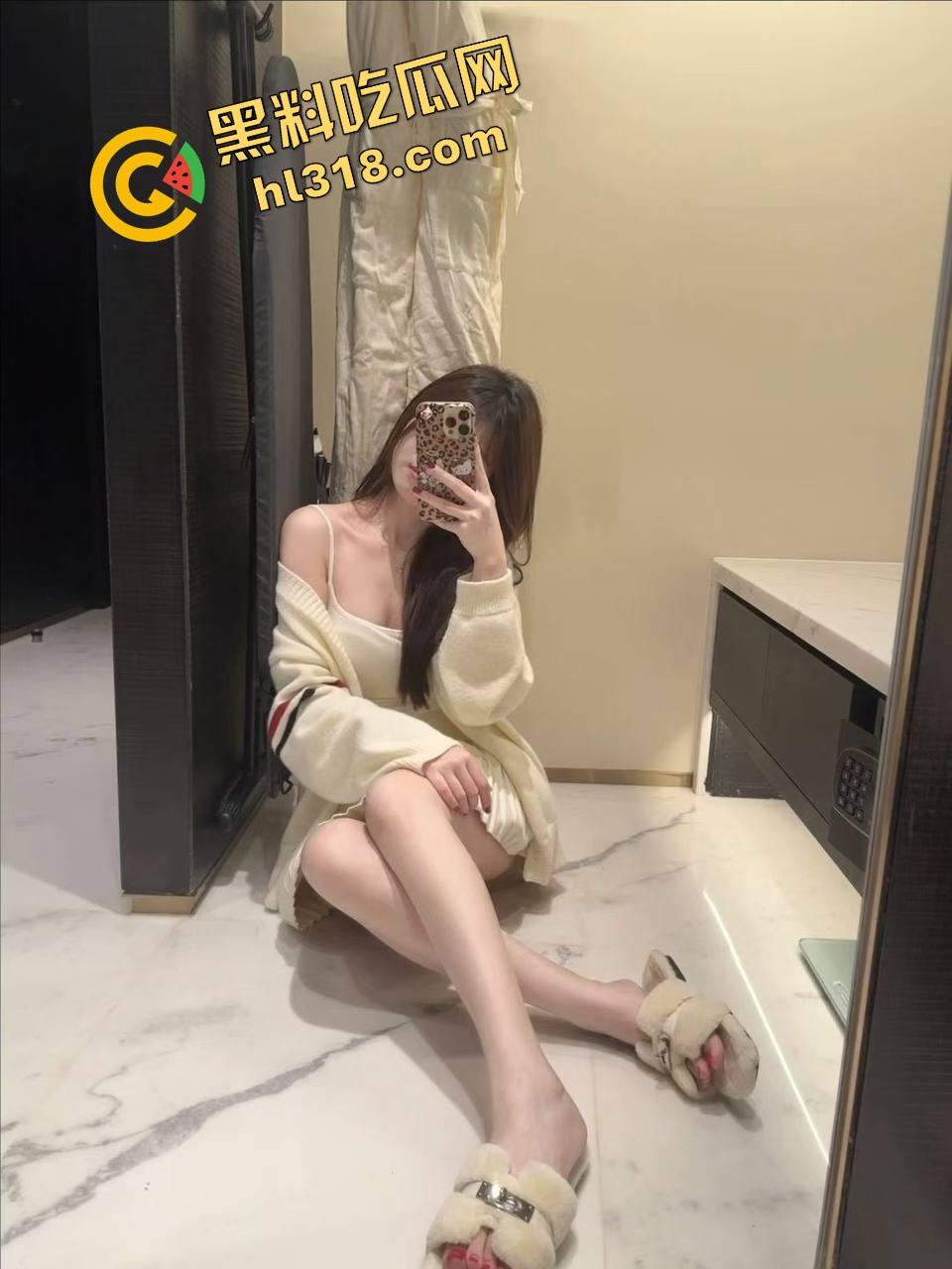 38D大奶乳交什么体验?两坨肉球包裹鸡巴肉球一夹,鸡儿消失不见,摩擦感顶到爆,男人只想一直夹着!-5