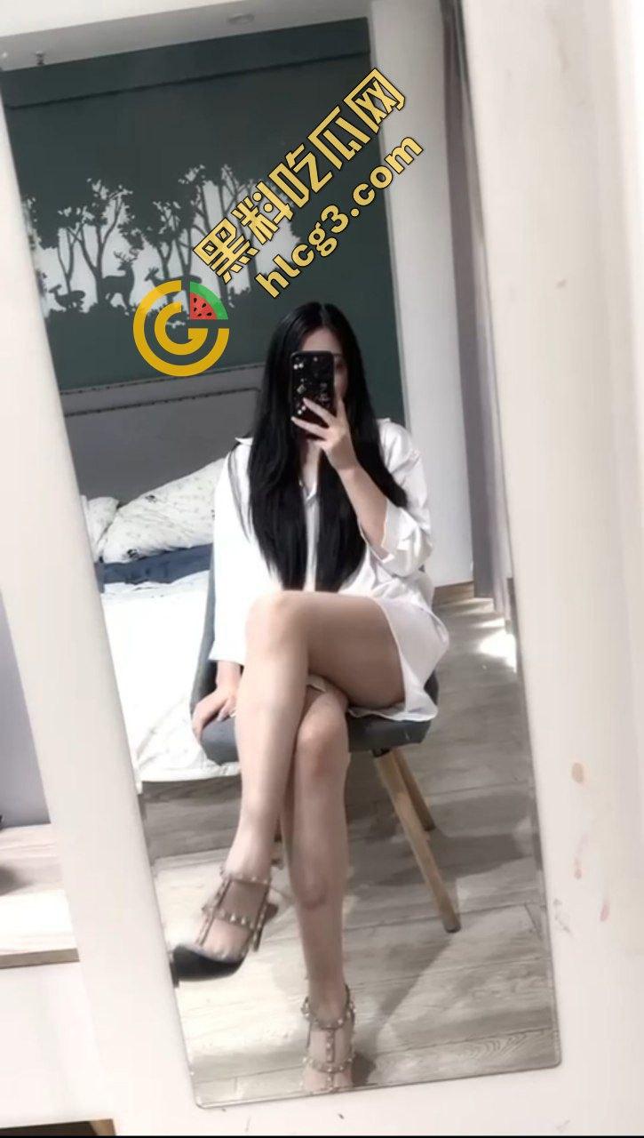 瓜友投稿曝光模特骚货『兔兔』美臀配花纹引人注目 第一视角多场景后入爆操诱人撸!-1