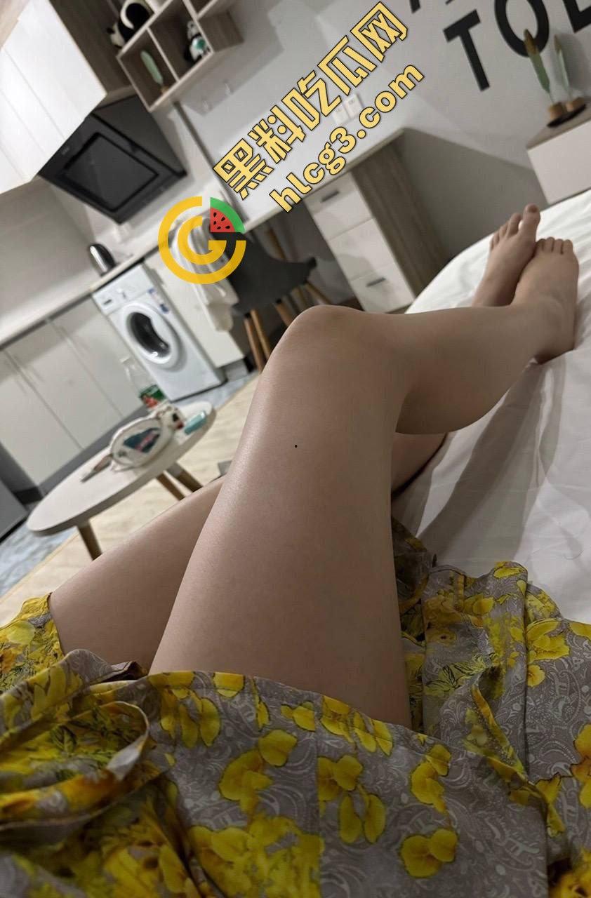 瓜友投稿曝光模特骚货『兔兔』美臀配花纹引人注目 第一视角多场景后入爆操诱人撸!-5