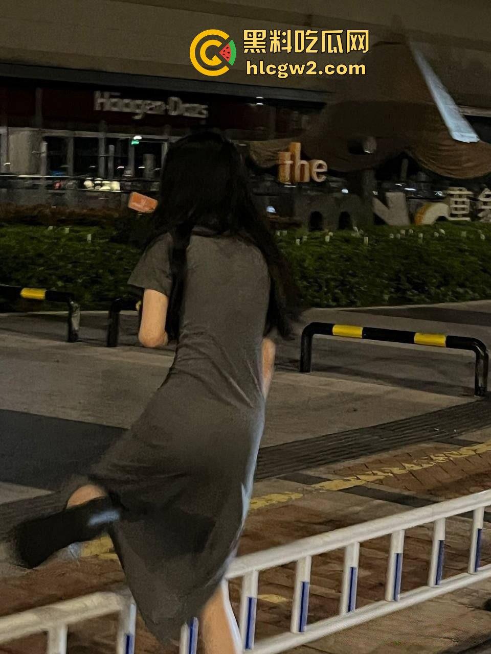 大神1300元约厦门科技信息大三学姐玩3P视频流出 有男友还敢酒吧微醺后乱来,酒店全程玩到高潮停不下来!-22