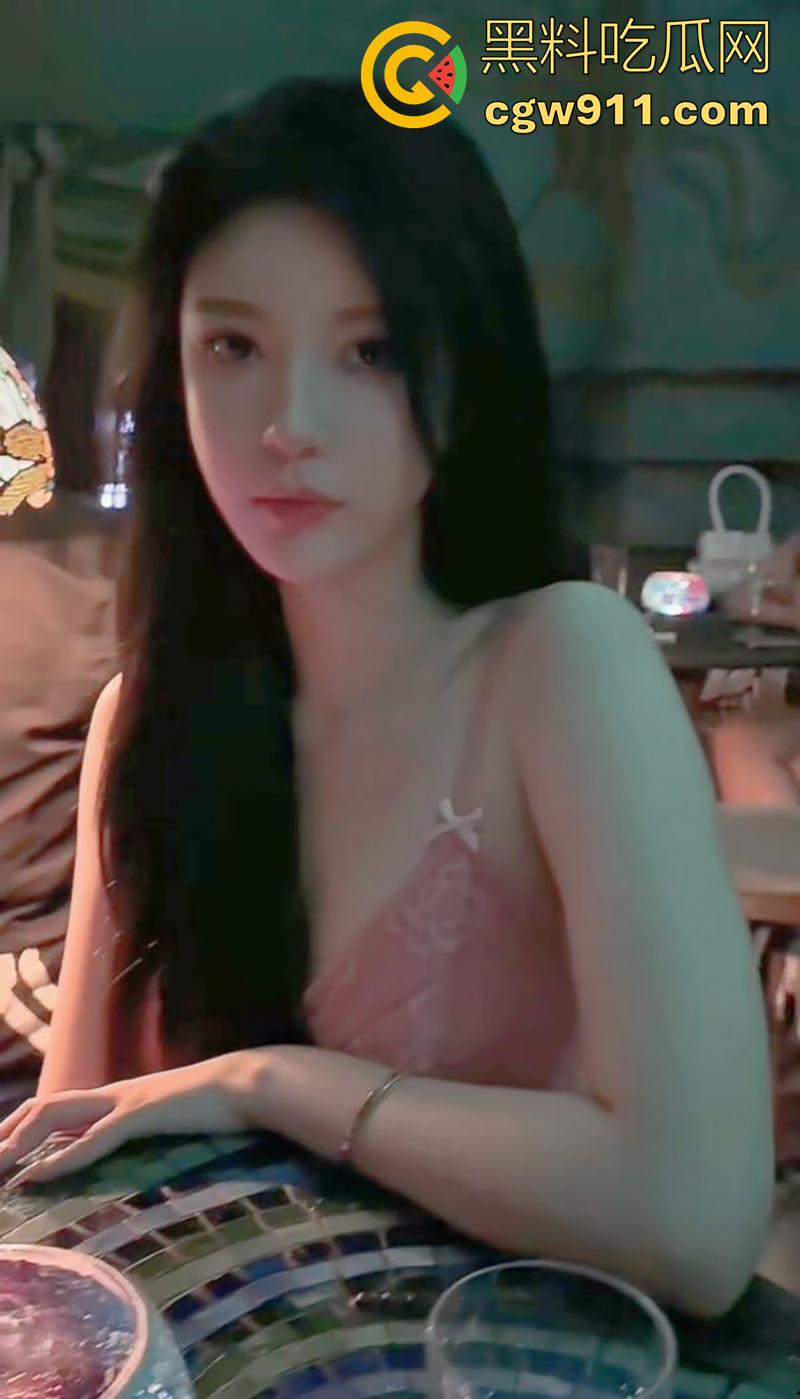 抖音13万粉网红【Wasasa】,逆天长腿尤物女神,流出两条与土豪秘密私约自拍短片,吃鸡技术超一流!-5