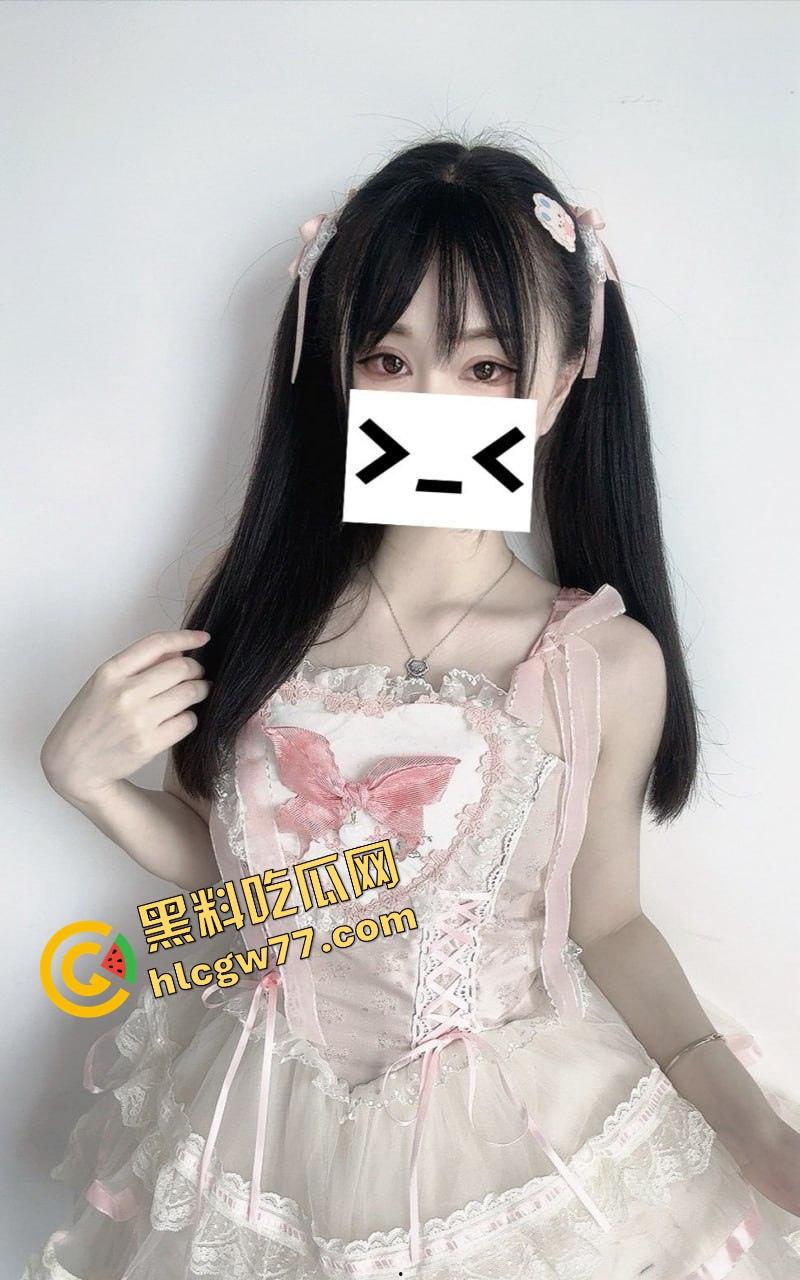 双马尾洛丽塔萌妹【璐璐】被金主包养,白丝嫩逼自慰骑假屌,粉嫩白虎被大鸡巴后入猛干!-1