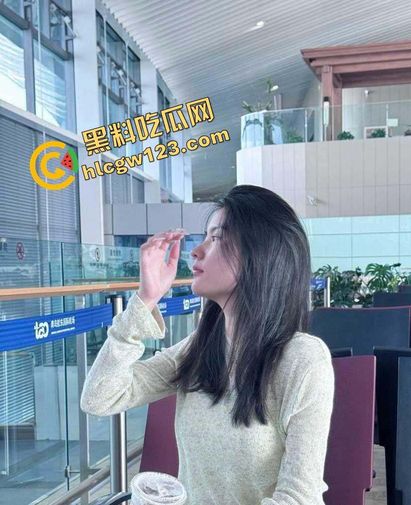 青岛极品幼师露脸抠逼泄露,讲完童话回家自慰表情媚到不行,骚到像开了九次房后再爱一次的脸!-3