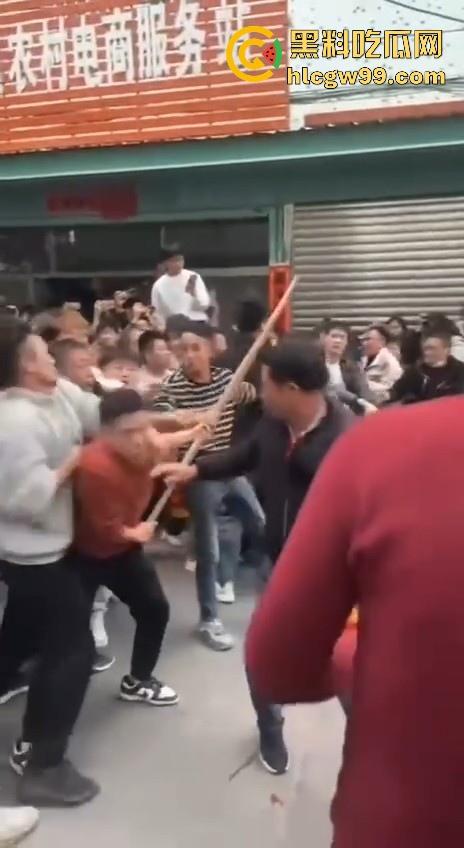 广东潮汕迎老爷因抢香炉爆发冲突,两边人马大大出手,好好的一个迎神活动搞成这样为啥呀!-10