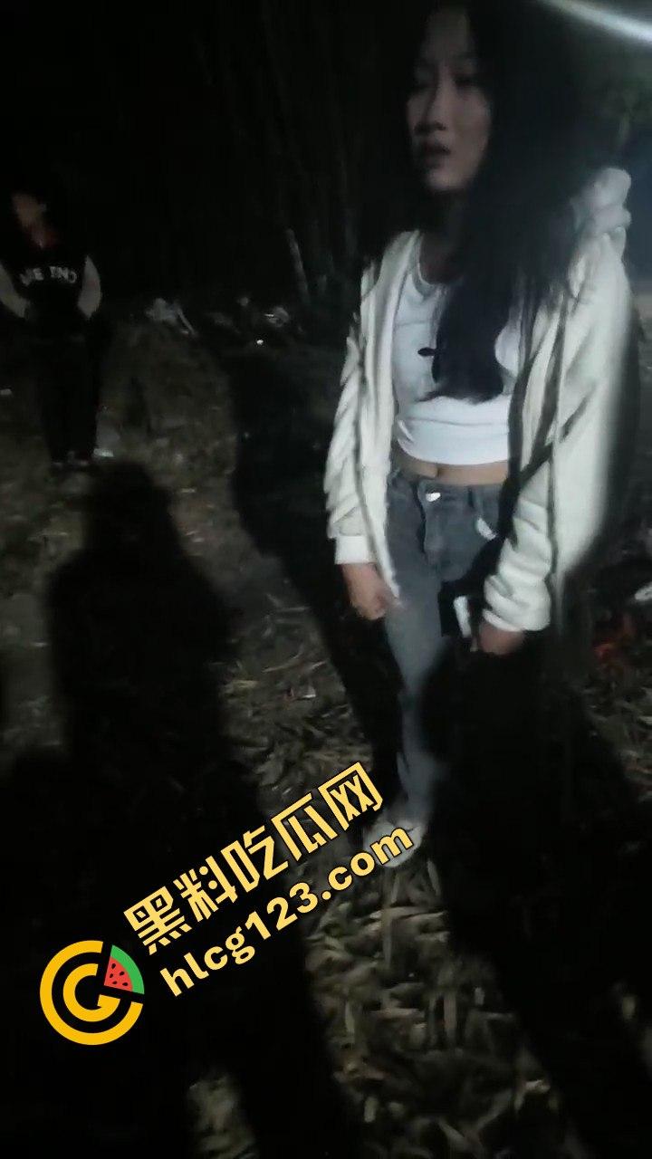 精神小妹撬走闺蜜男朋友,结果被集美揪住狂揍一顿!-4