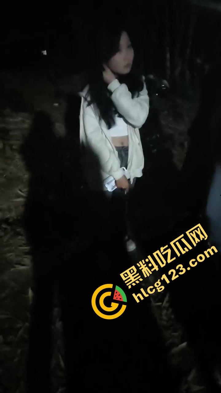精神小妹撬走闺蜜男朋友,结果被集美揪住狂揍一顿!-5