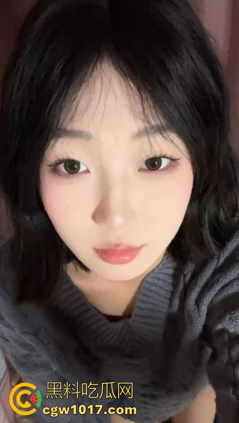 上海师大附中,颜值高中生小母狗【贾梦婷】,被金主大哥包养,放学回家还要被大哥各种远程指挥,虽然骚但却是真的嫩啊!-1