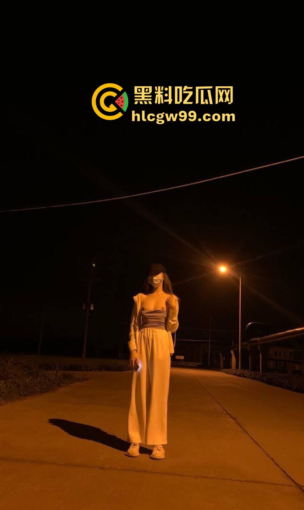 长沙炮神狂扫小淫妇，奥迪A6一开一路收割淫乱小婊子，身材爆炸的性瘾骚货，淫乱私拍流出百人斩目标稳了！-3