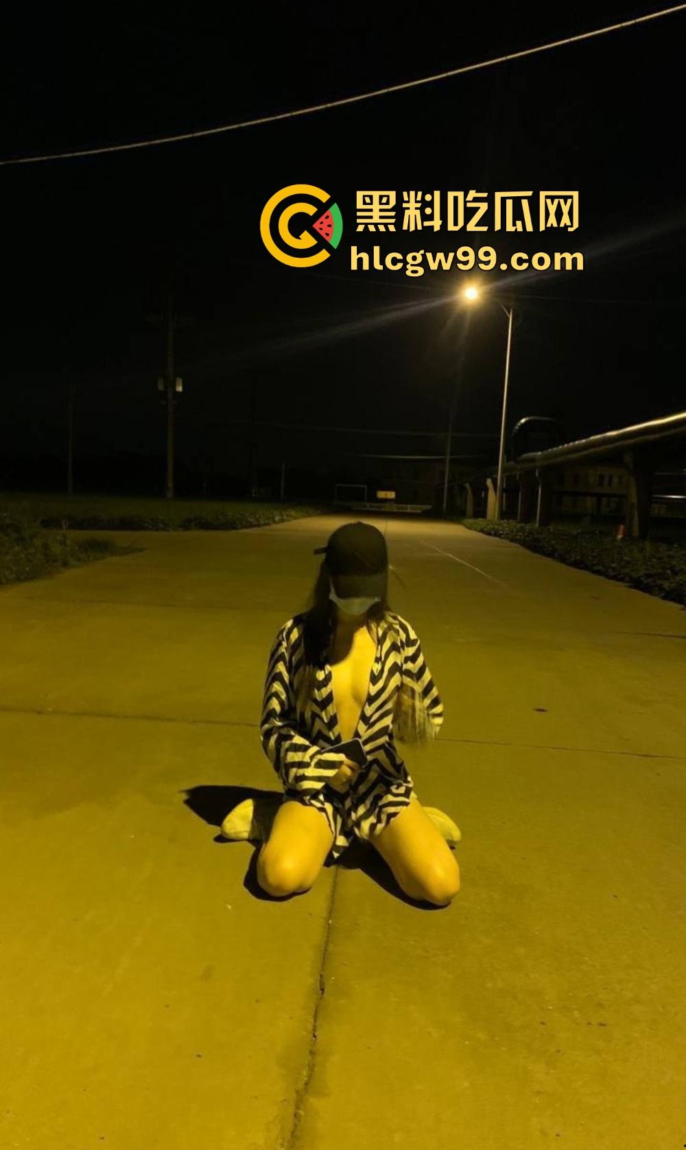 长沙炮神狂扫小淫妇，奥迪A6一开一路收割淫乱小婊子，身材爆炸的性瘾骚货，淫乱私拍流出百人斩目标稳了！-7