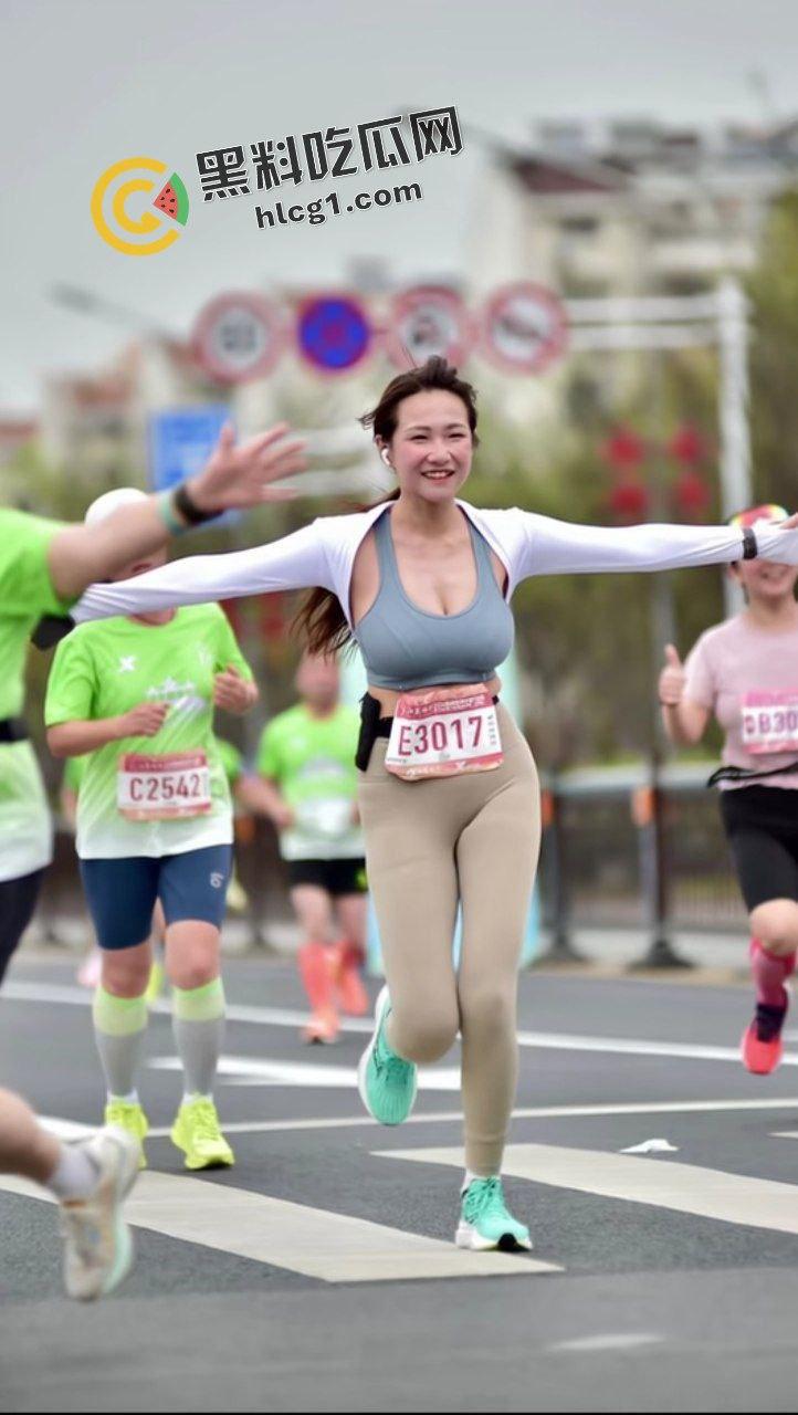 抖音健身马拉松模特教练 华思柚 想榨干网恋小白脸 购下十盒西地那非伟哥 和闺蜜吐槽反被闺蜜曝光-6