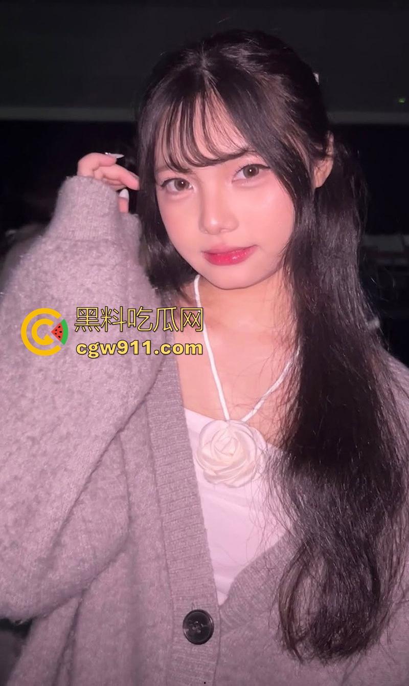 江南大学高颜值学妹【林小于】私拍视频流出,绝美颜值双峰挺翘,性感身材散发致命诱惑,玩法淫骚!-3