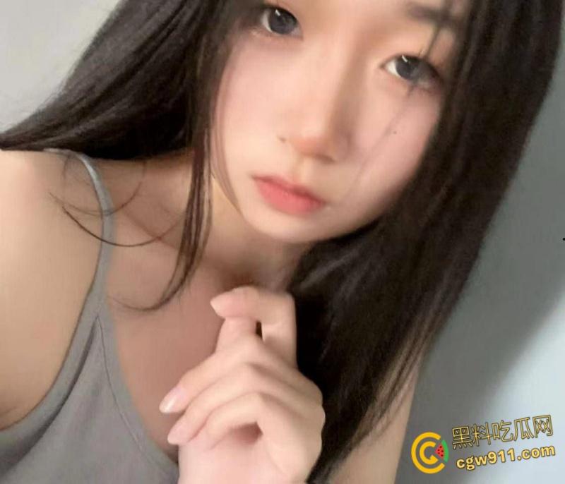 辽宁大连高三嫩妹【张祥琳】,饥渴难耐裸聊自慰 ,粉嫩蜜穴抠逼自慰淫水四溢 ,年纪轻轻就成小母狗了 !-1