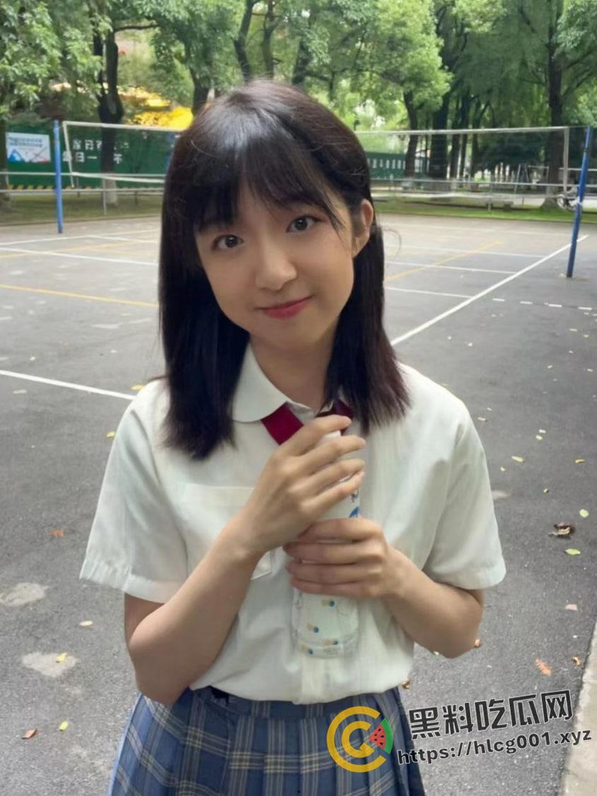 甜美学妹爱上我!上海女大学生私密流出 甜美笑容 白嫩酮体 妈妈我恋爱了-1