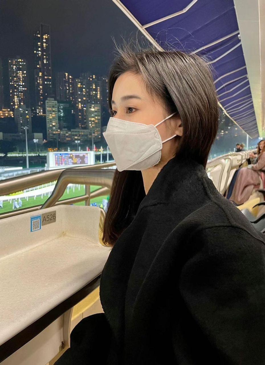 香港珠海学院 杨璐 脚踏五条船 香港内地两地卖逼 被同学发现直接送炮 自拍视频流出!-6