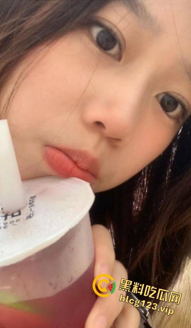 极品双马尾学生妹【欢欢】,甜美萝莉风格私下大反差!COS扮装直播裸舞让人把持不住!-1