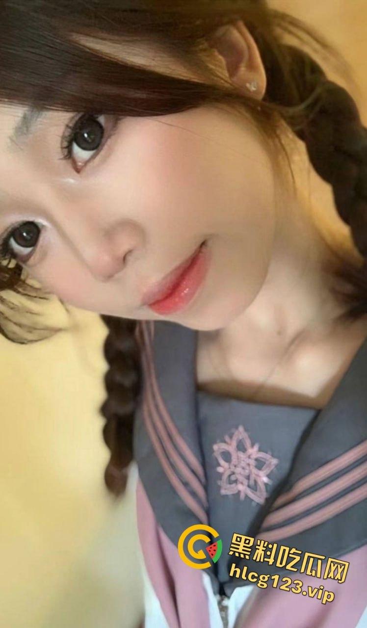 极品双马尾学生妹【欢欢】,甜美萝莉风格私下大反差!COS扮装直播裸舞让人把持不住!-10