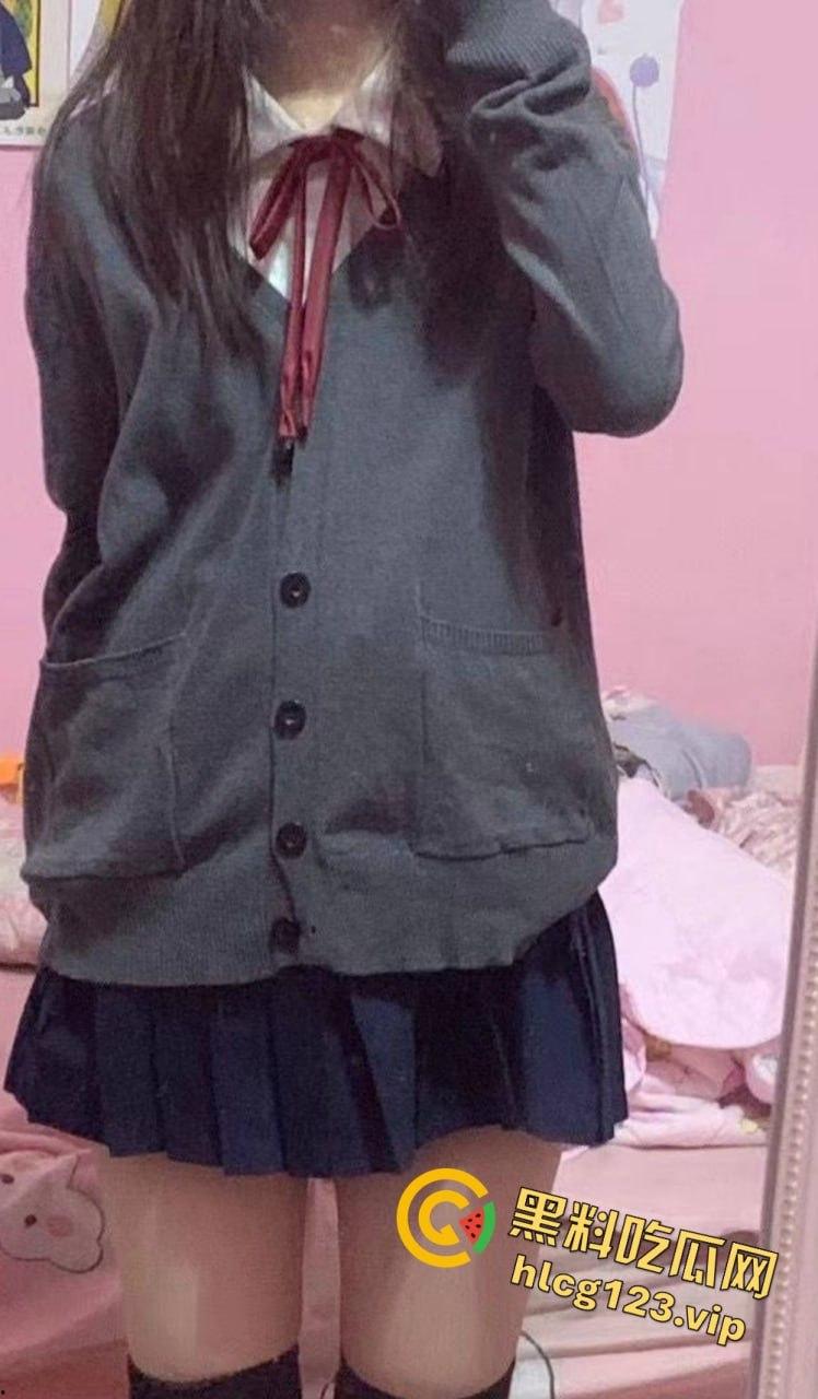 极品双马尾学生妹【欢欢】,甜美萝莉风格私下大反差!COS扮装直播裸舞让人把持不住!-12