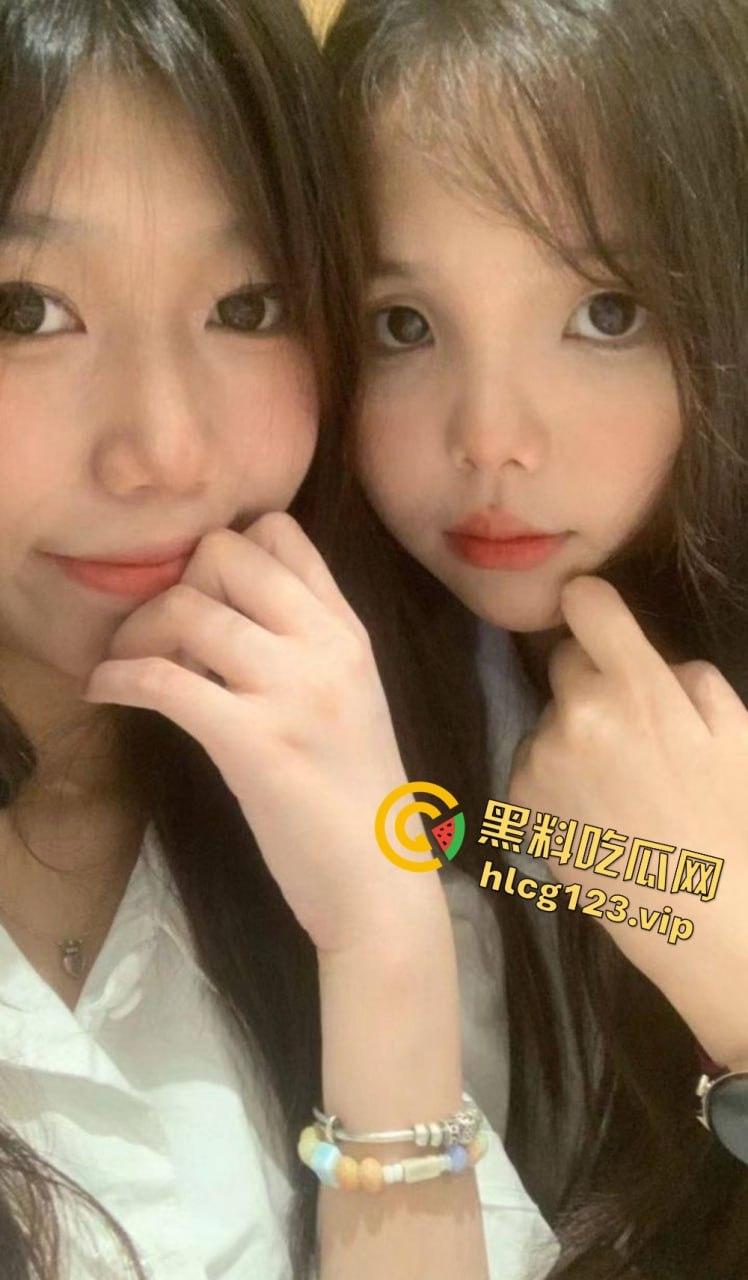 极品双马尾学生妹【欢欢】,甜美萝莉风格私下大反差!COS扮装直播裸舞让人把持不住!-23