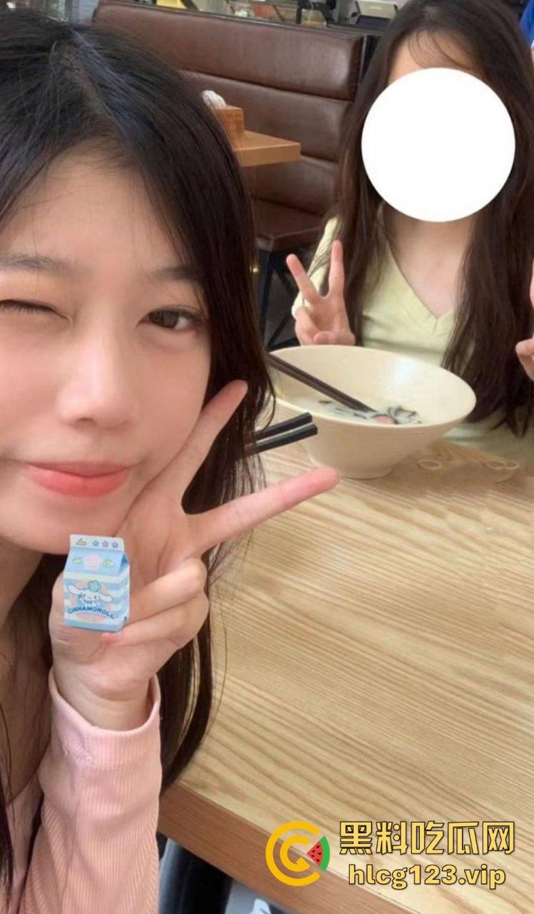 极品双马尾学生妹【欢欢】,甜美萝莉风格私下大反差!COS扮装直播裸舞让人把持不住!-39