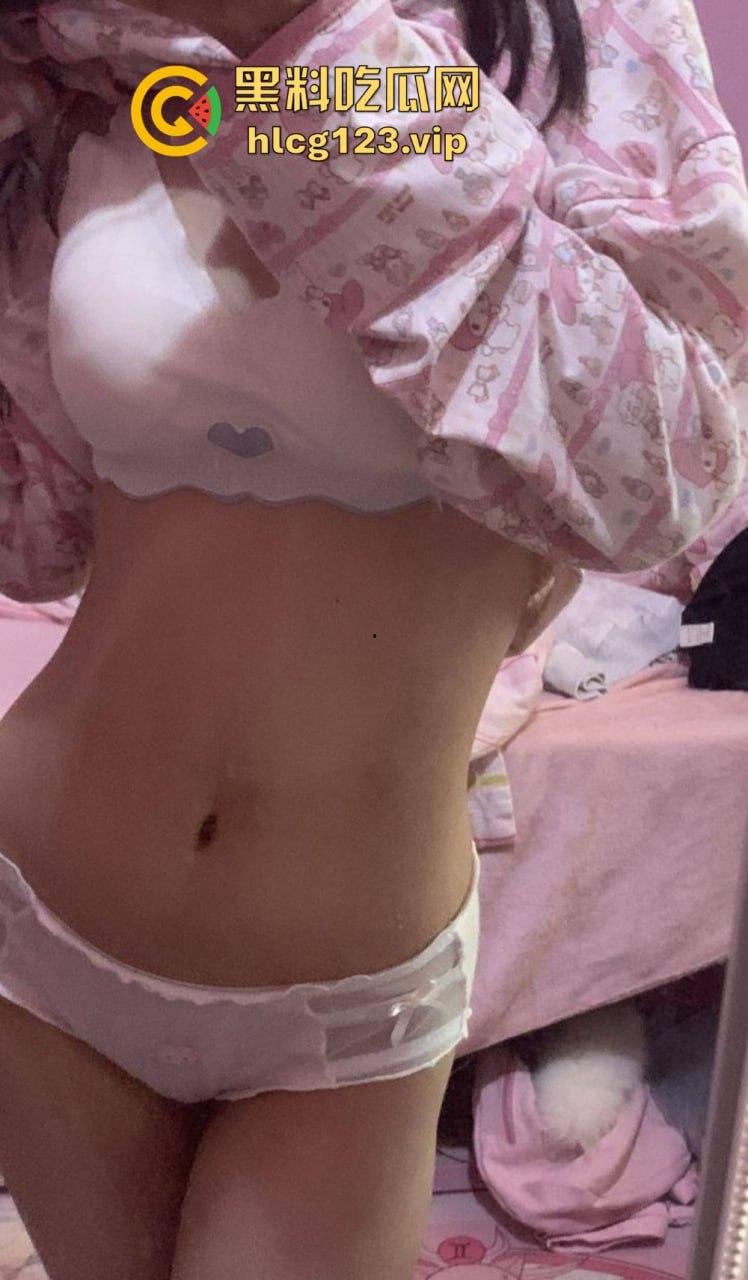 极品双马尾学生妹【欢欢】,甜美萝莉风格私下大反差!COS扮装直播裸舞让人把持不住!-49