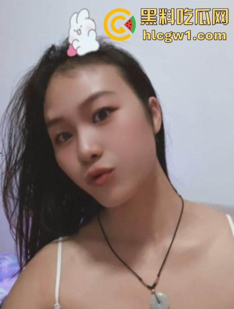 独家曝光！快手福利主播【胸照样凶】表面直播擦边 私底下粉丝付费一对一来者不拒 直接开会议视频裸聊自慰抠逼！-14