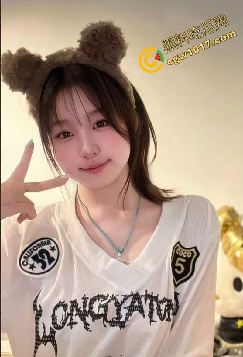 海角乱伦大神邀您一睹亲嫂子淫态!露奶医护情趣装,秋千上高潮叫床!小叔子炽烈极乐,嫂嫂淫肉沸腾!-1